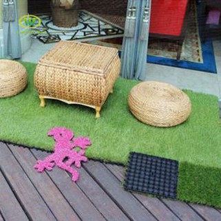 ทนต่อรังสียูวี 30 มม. สีเขียวอ่อนนุ่มประดิษฐ์กระเบื้องพรมปลอมสำหรับระเบียง